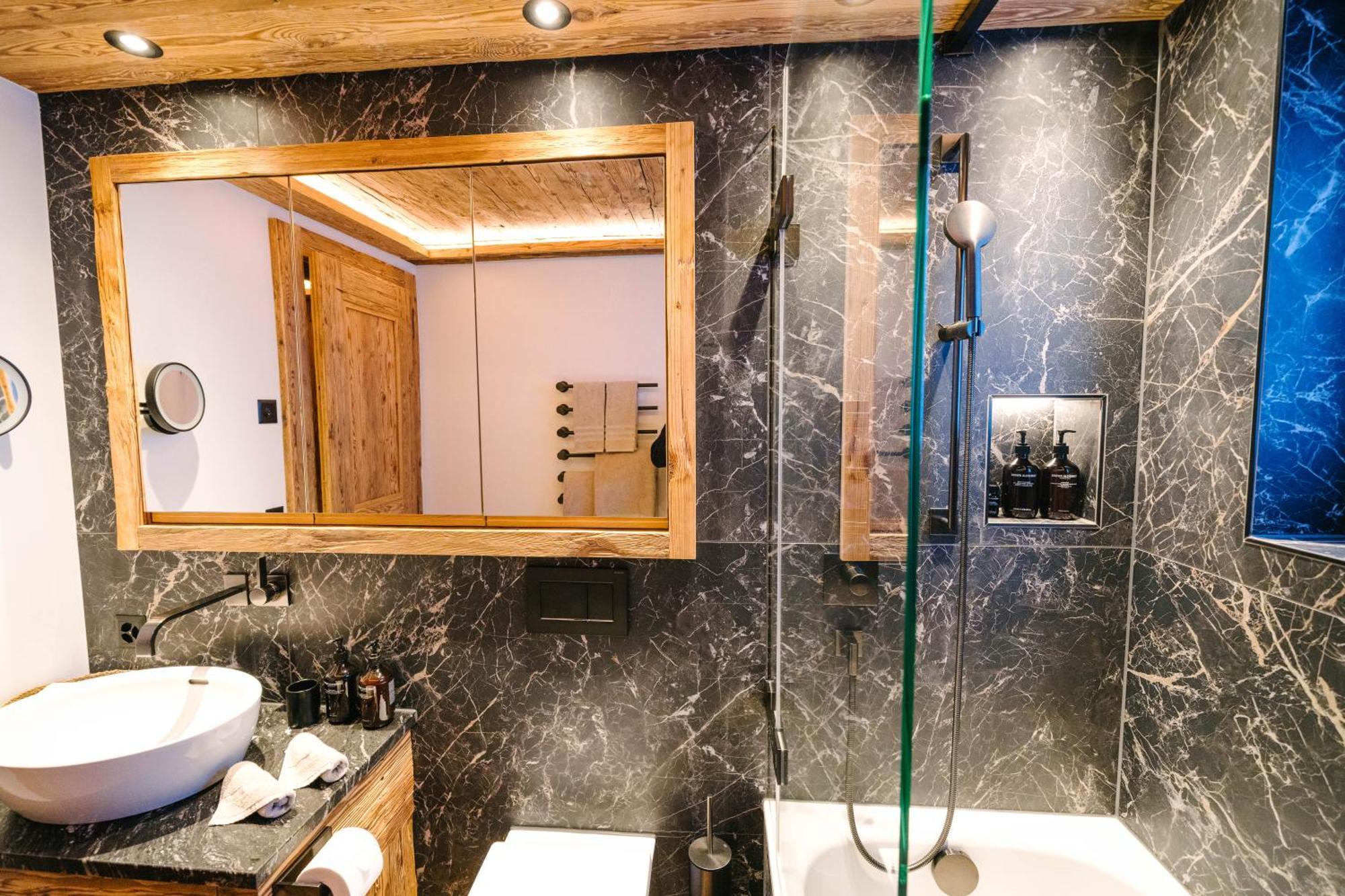 Seven Alpina Boutique Hotel Klosters Bilik gambar